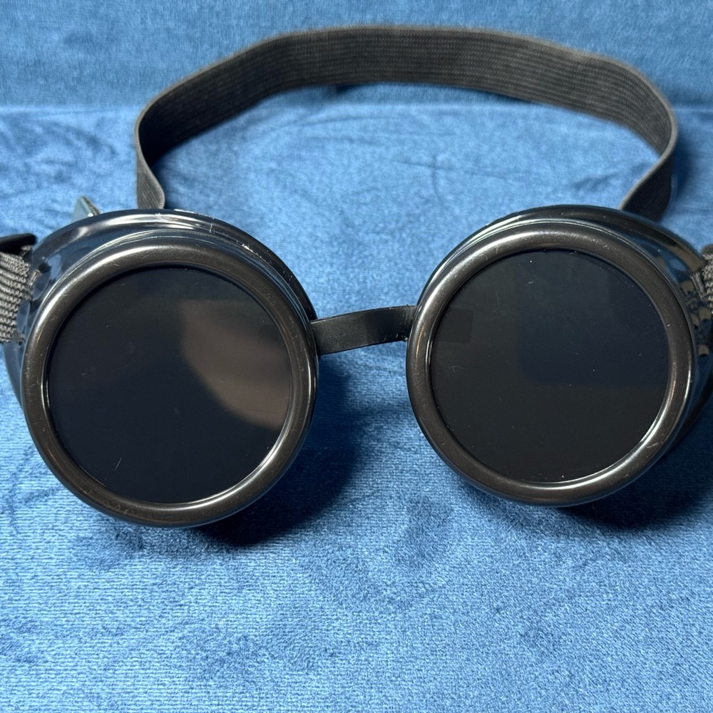 Black Round Adjustable Steampunk Goth Cosplay Multi-Lens Goggles